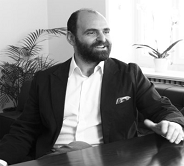 Metin Reyna